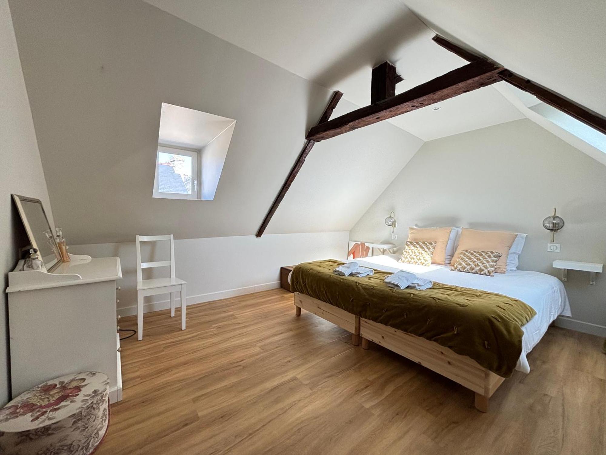 Bajocasse Apt Duplex Spacieux 3 Ch 2 Sdb Cosy Plein Centre Bayeux Decoration Elegante Proche Plages Du Debarquement Exterior photo
